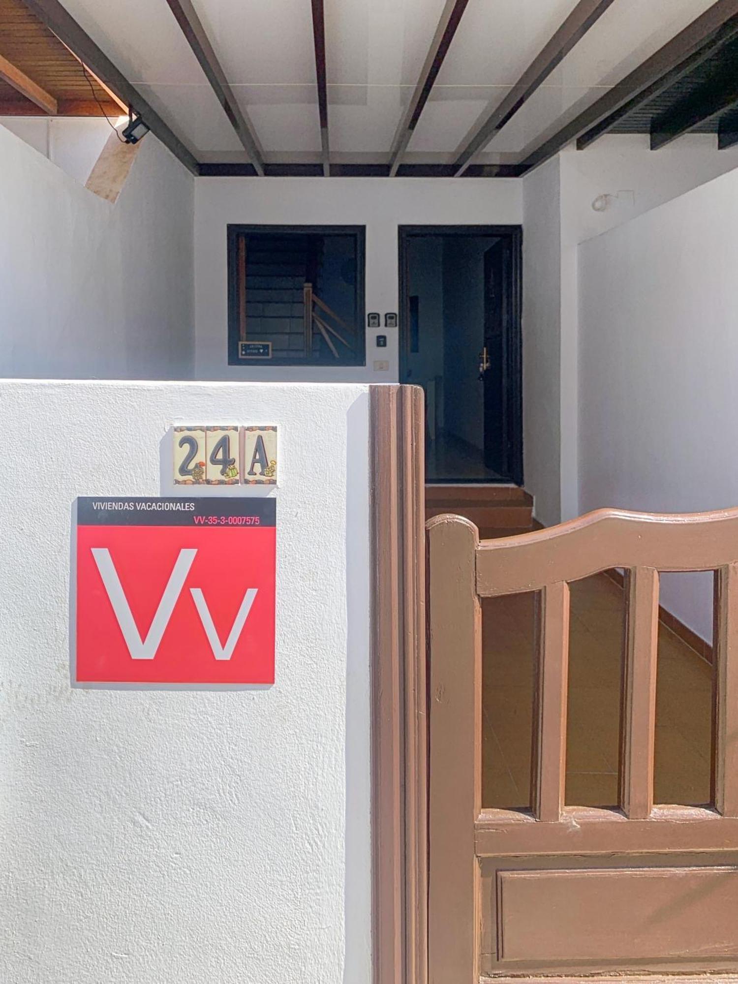 Habitaciones Privadas Cerca De La Playa Y Aeropuerto En Casa Compartida Con Otros Huespedes Playa Honda  Luaran gambar