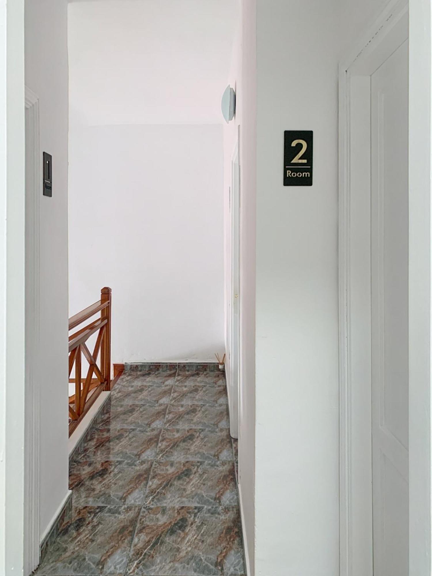 Habitaciones Privadas Cerca De La Playa Y Aeropuerto En Casa Compartida Con Otros Huespedes Playa Honda  Luaran gambar