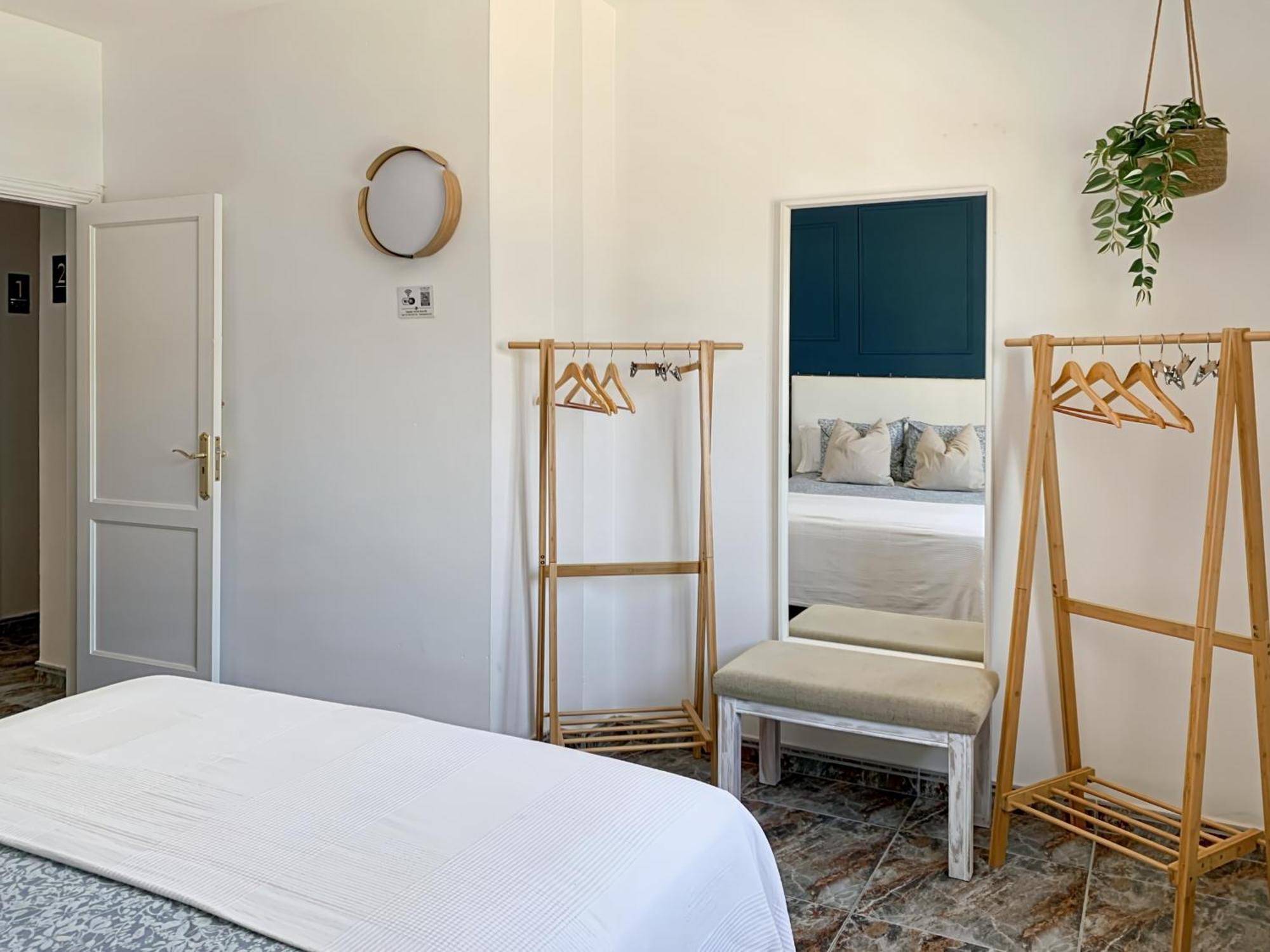 Habitaciones Privadas Cerca De La Playa Y Aeropuerto En Casa Compartida Con Otros Huespedes Playa Honda  Luaran gambar